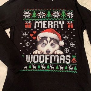 Wolf Christmas design Brand New tshirt